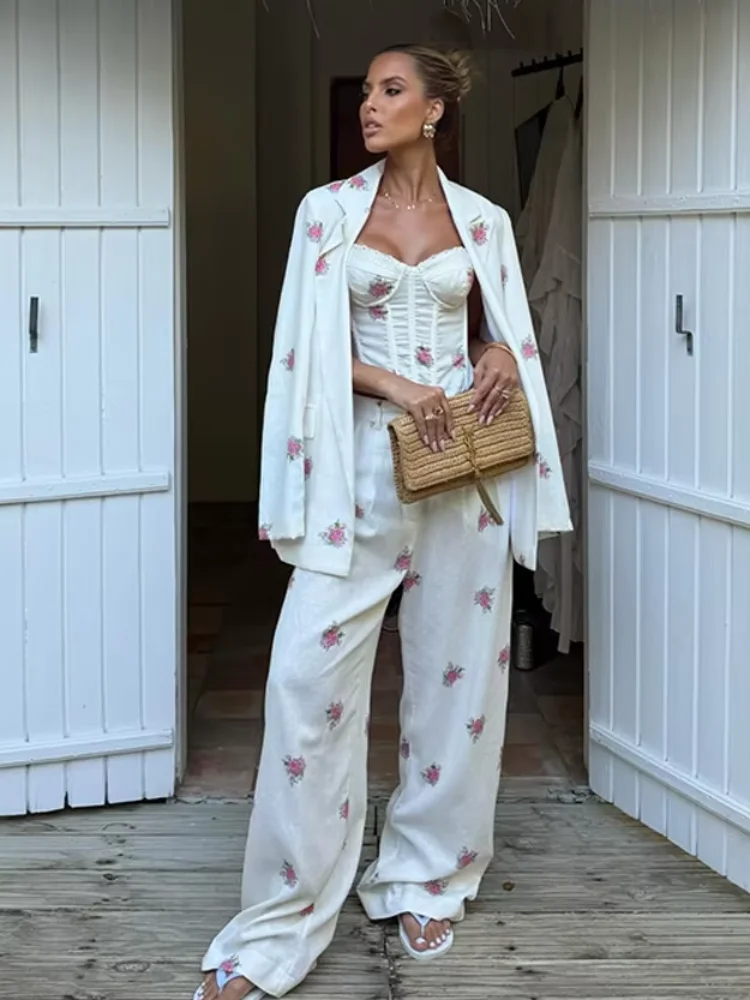 Conjunto feminino estampado de 3 peças para férias casuais, composto por top corset slim, jaqueta folgada com botões e calça pantalona