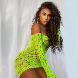 Vestido curto feminino sexy em tule, modelo erótico que valoriza o quadril